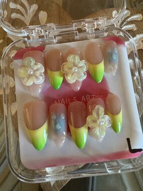 Bonitas Nails 3D Floral Neon French Press-On Nails - Nude to Lime Gradient